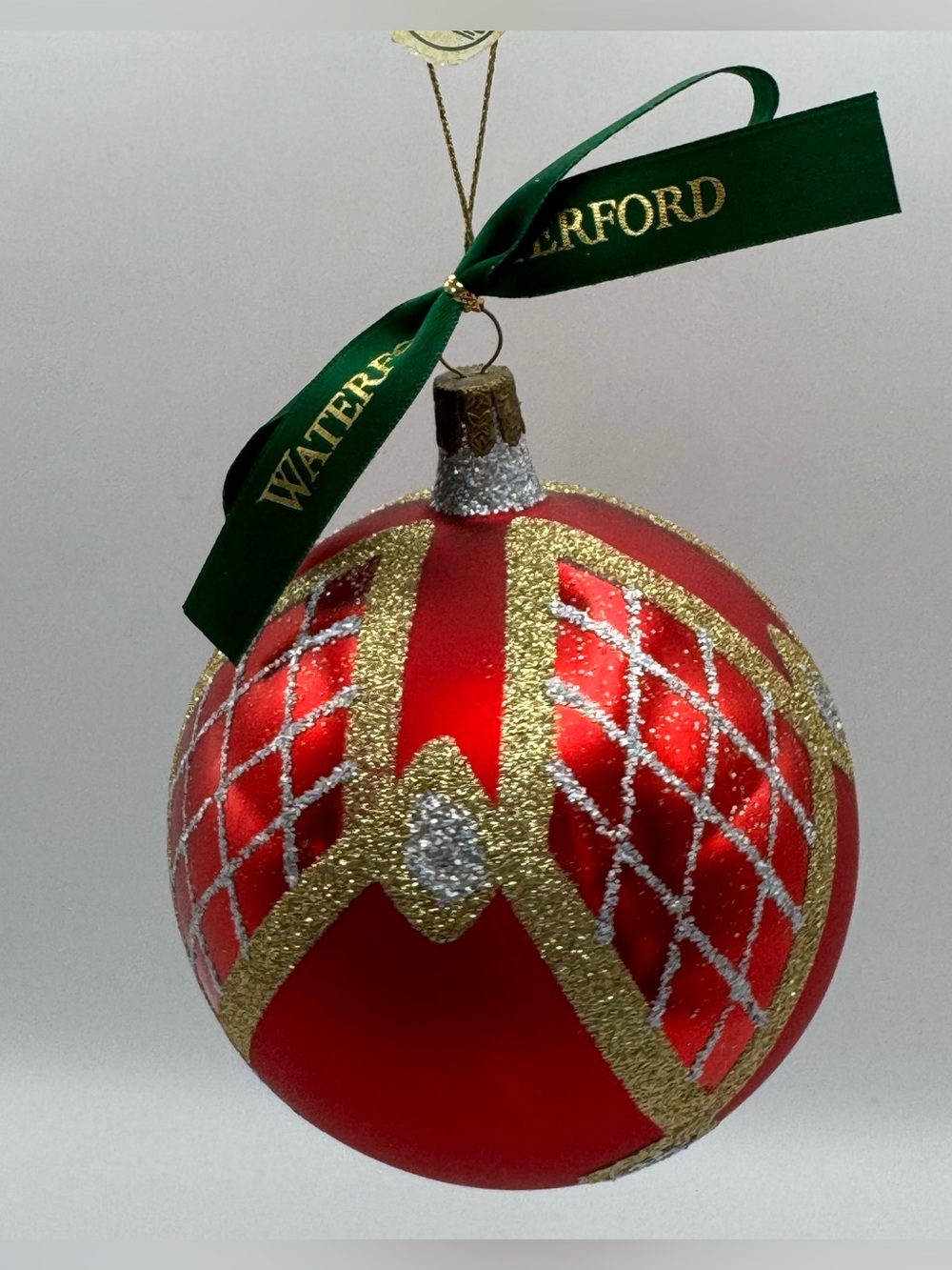 Waterford Holiday Heirlooms Avoca Christmas Red Ball Glass Ornament Italy